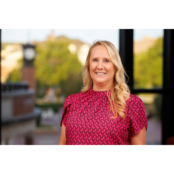 Professional Headshot for Melissa Mills