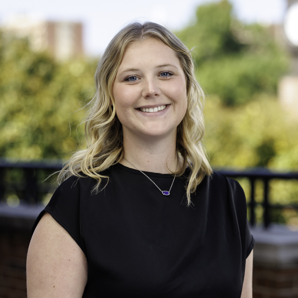 Sarah Robertson Headshot