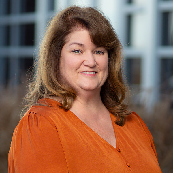 Lisa Hamblin Profile Lisa Hamblin professional photo