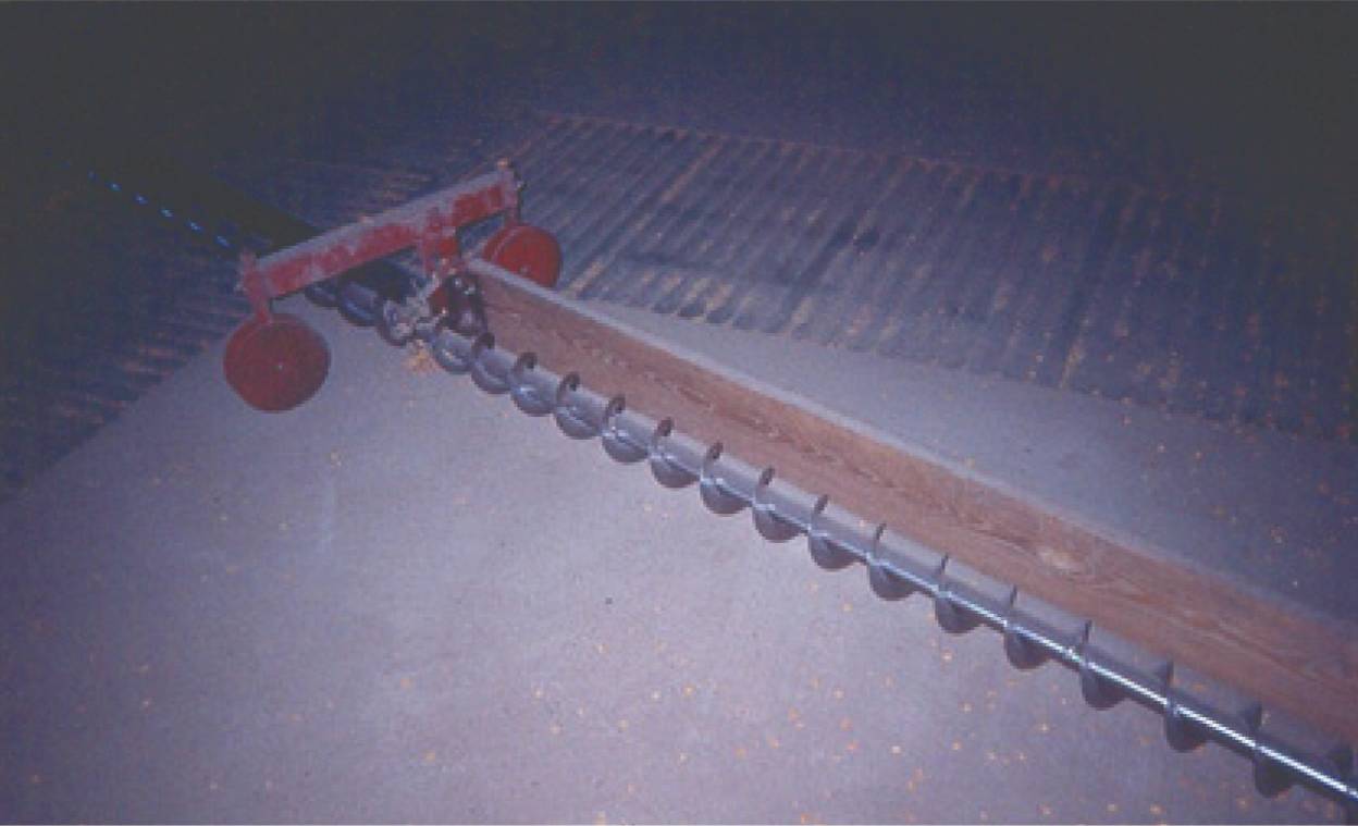Unguarded sweep auger