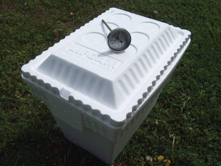 Suitable Styrofoam Cooler and Compost Thermometer for the Icebox test.