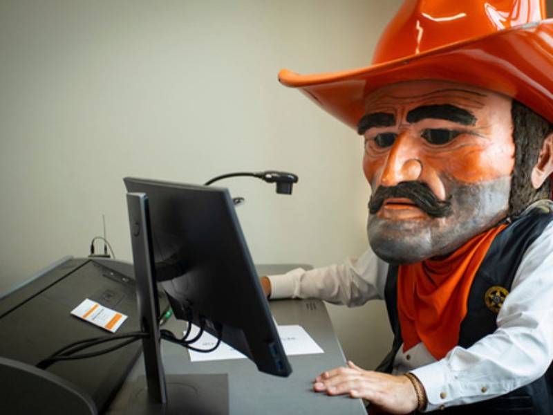 Pistol Pete on a desktop computer.